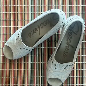 Skechers Wedge Shoes with Comfort Design